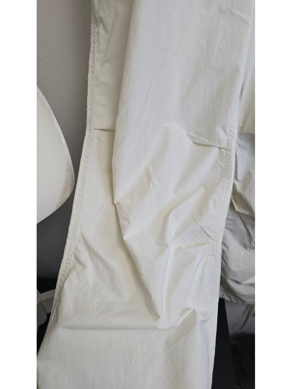 Calvin Klein Jeans Cargo Parachute Pants Ivory M NWT - Picture 7 of 10